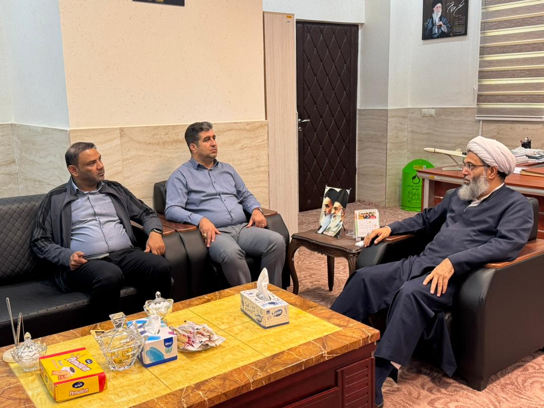 دیدار مدیران اداره برق و گاز شهرستان قشم با امام جمعه قشم