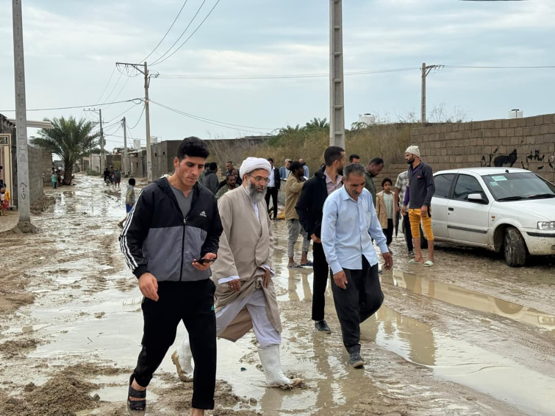 بازدید میدانی امام جمعه قشم از روستای طولا